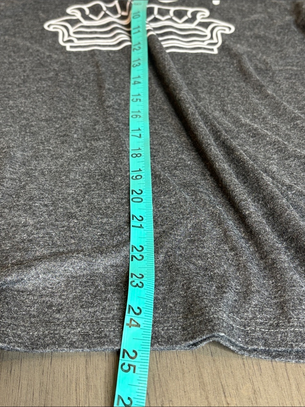 🩶 Friends “Pivot Couch” Graphic Tee Women’s Small Dark Gray Short Sleeve 🩶 - Picture 6 of 6